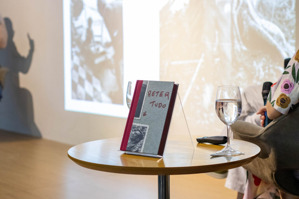 Lançamento do livro "Reter tudo ou quanta maravilha do dia a dia que passou"